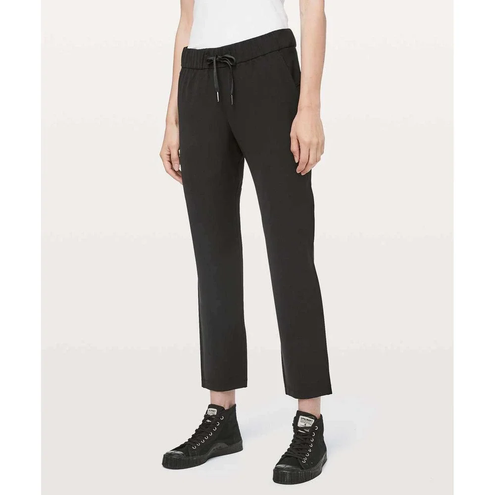 Lululemon On The Fly Pant Size 4 Woven 27